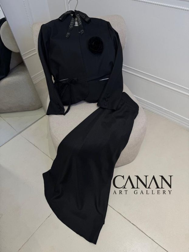هانیران کت دامن شنلی مشکی