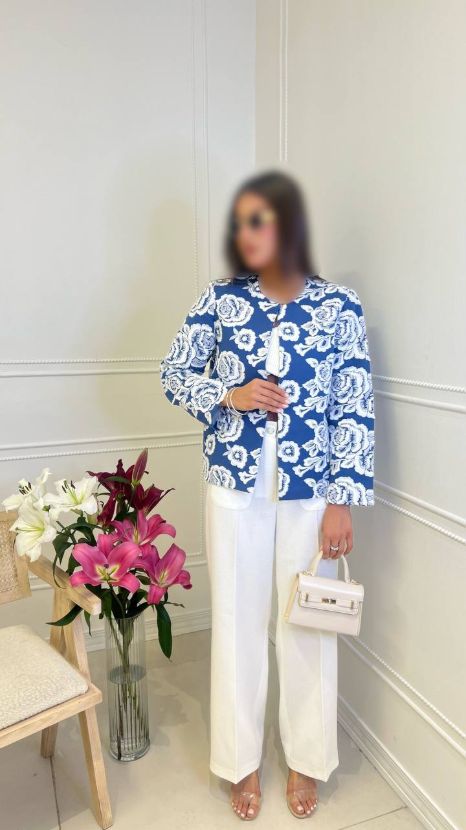 بیسادی کت سفید گل برگ آبی کاربنی
