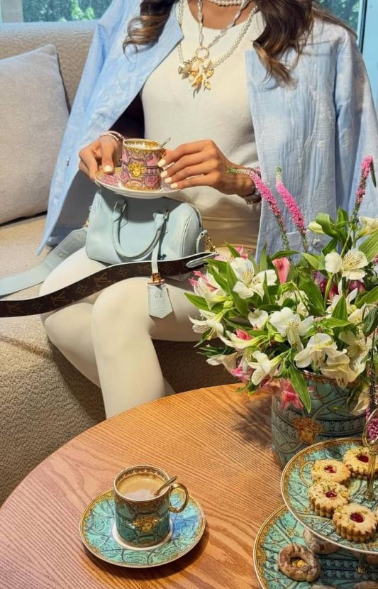 بیسادی کت ابر و بادی آبی