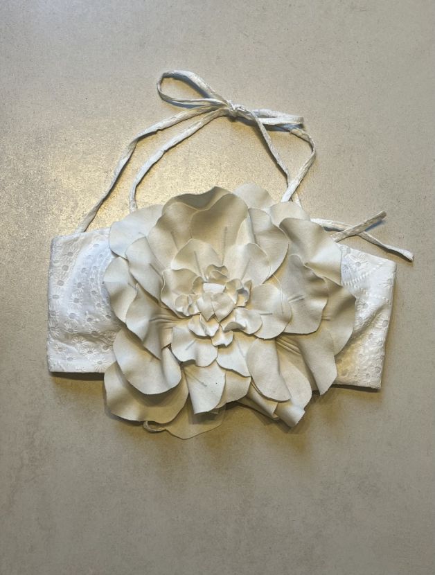 کراپ گل برجسته لینن گل باز