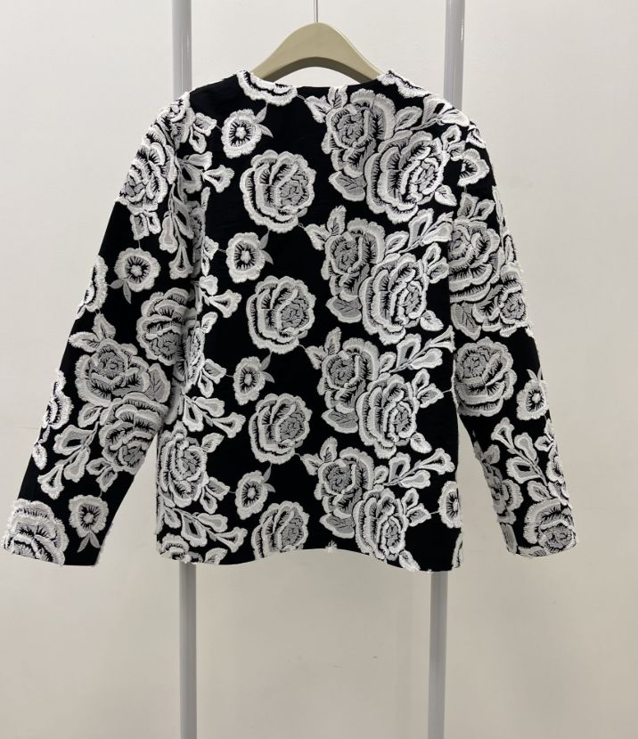 بیسادی کت سفید مشکی گل برگ