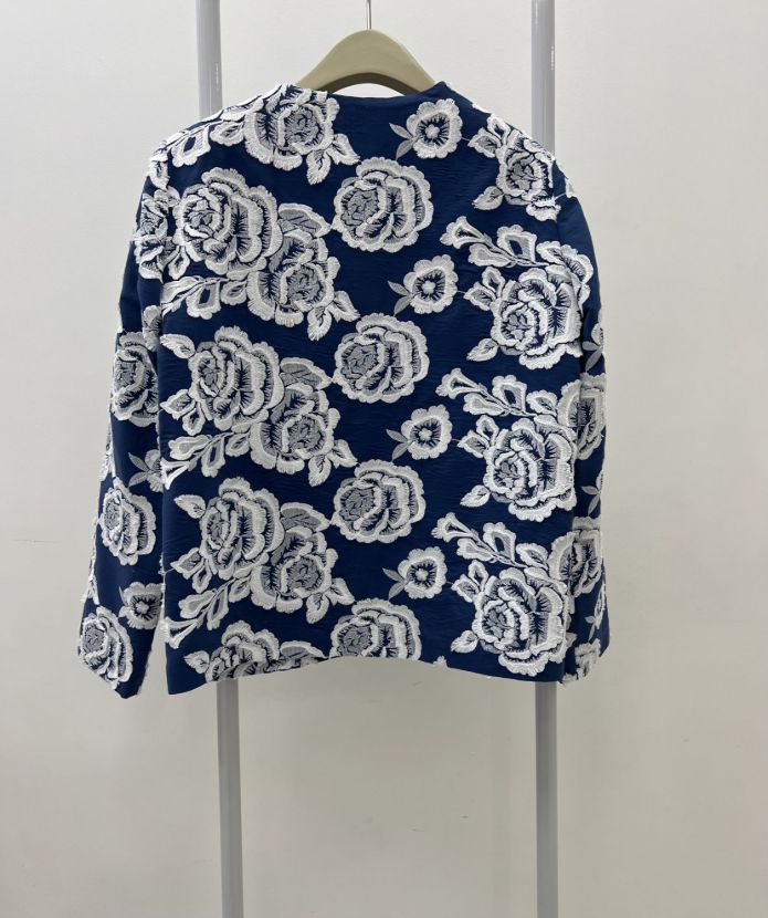 بیسادی کت سفید مشکی گل برگ