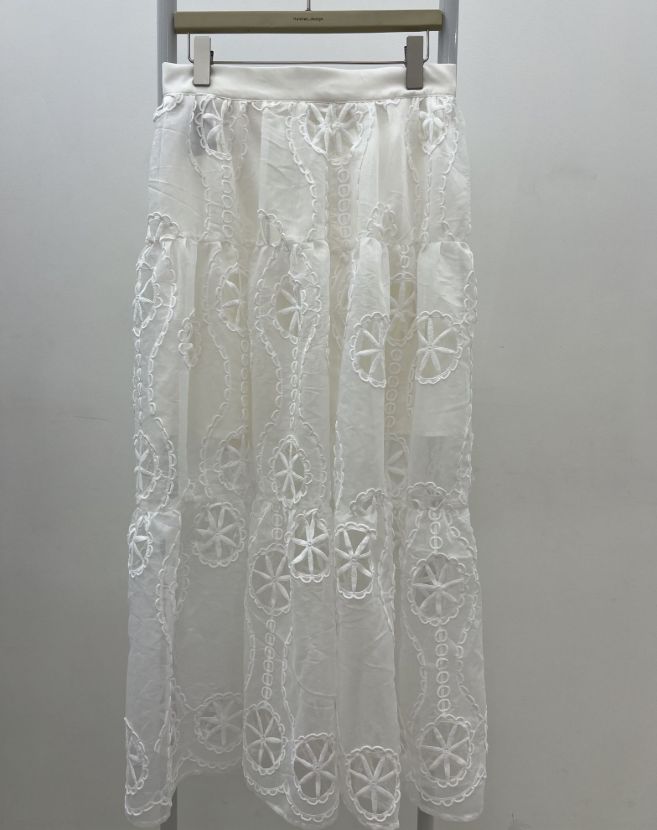 بیسادی دامن خامه دوزی گل