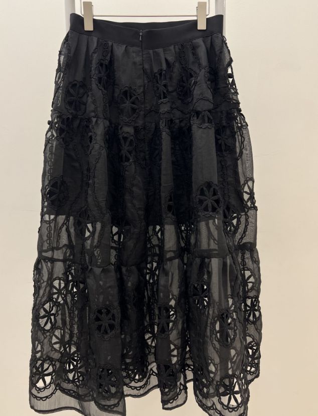 بیسادی دامن خامه دوزی گل