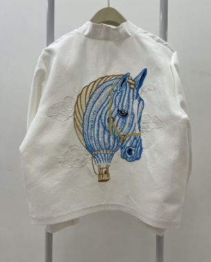 سین اسب بالن سفید