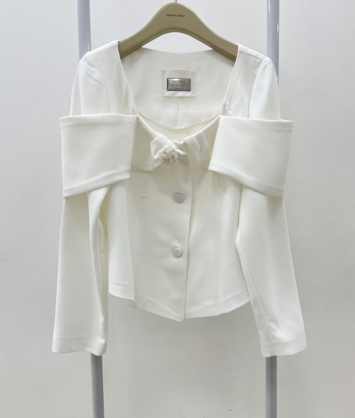 بیسادی کت سفید پاپیونی