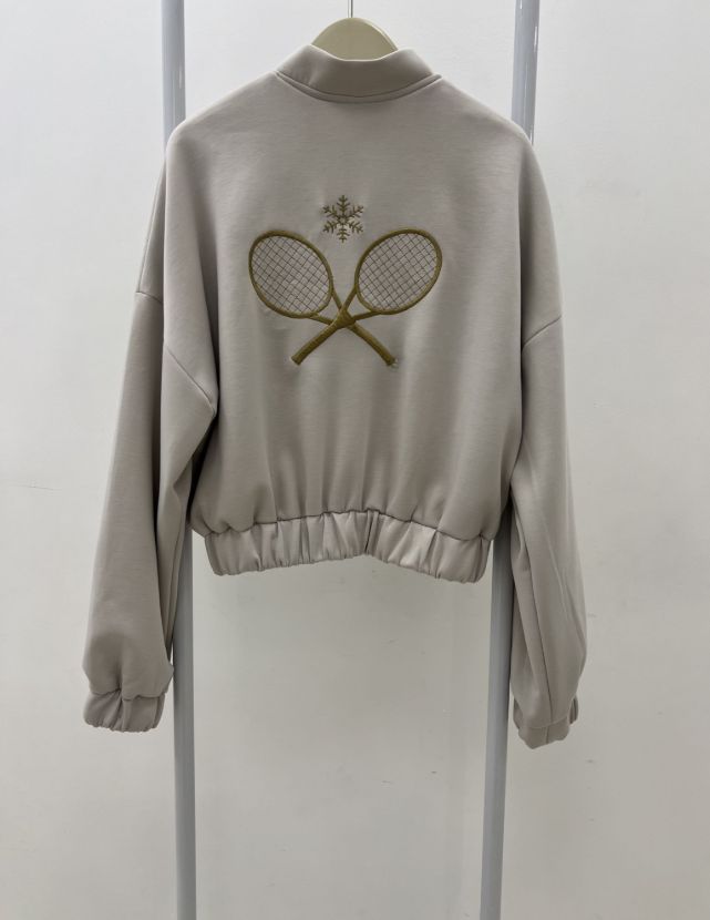 ساراچ ست تنیس و برف اویشو