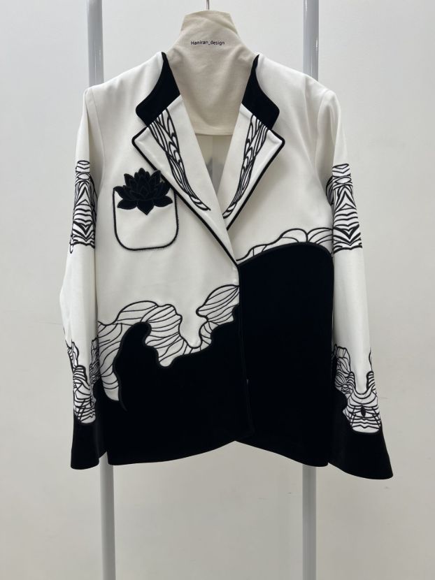 السا كت نيلوفر سفيد مشكى