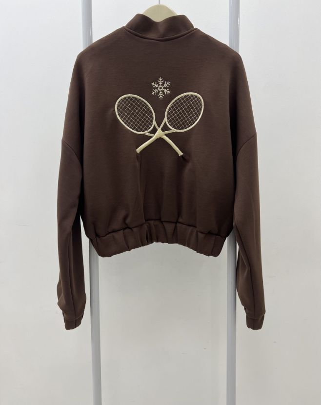 ساراچ ست تنیس و برف اویشو