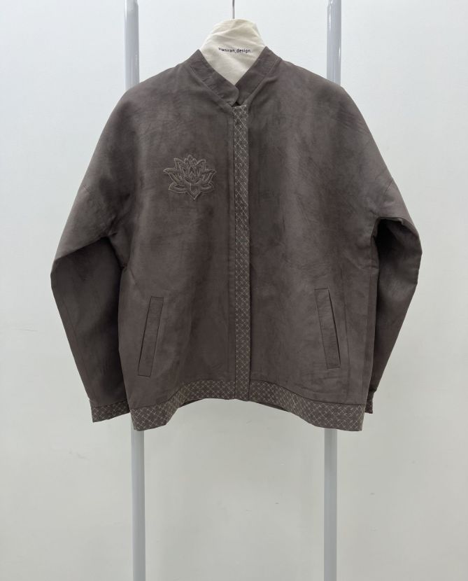 السا نيلوفر برجسته جير