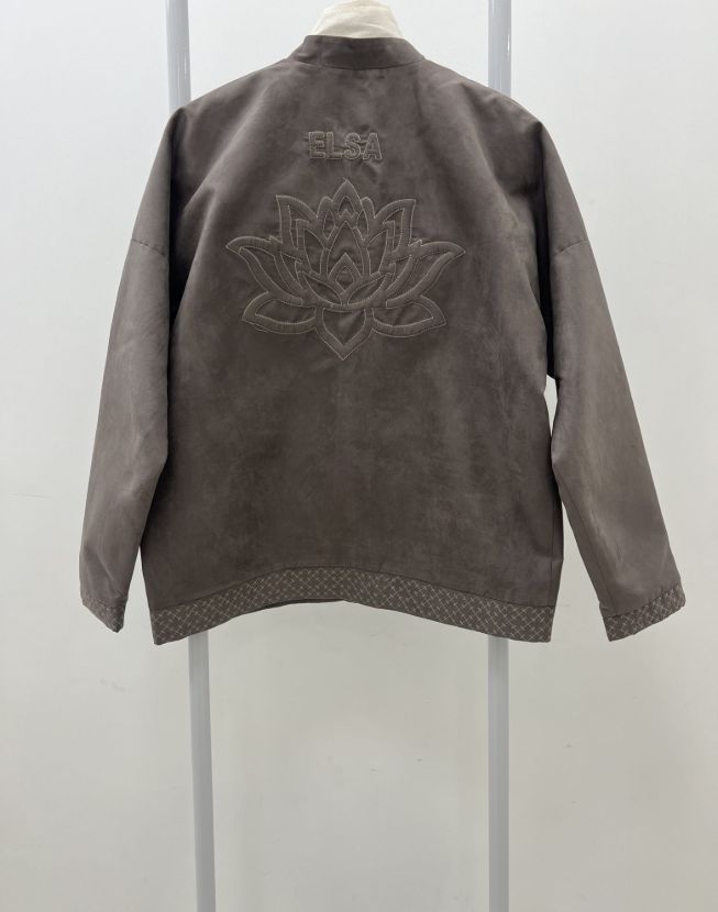 السا نيلوفر برجسته جير