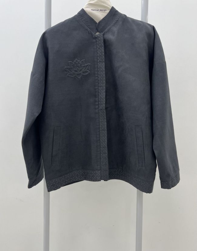 السا نيلوفر برجسته جير