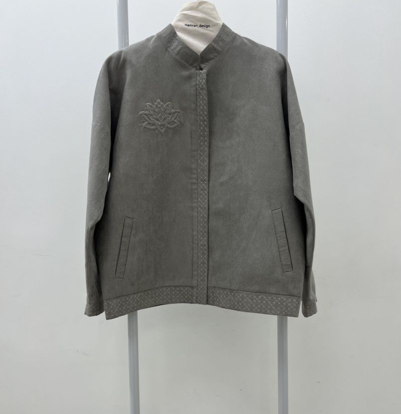 السا نيلوفر برجسته جير