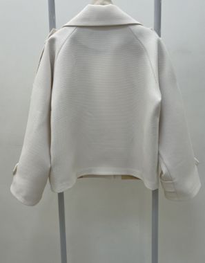 کت سفید و نیکی