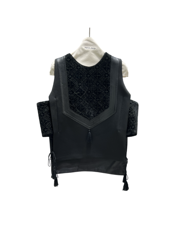 آمور وست میترا