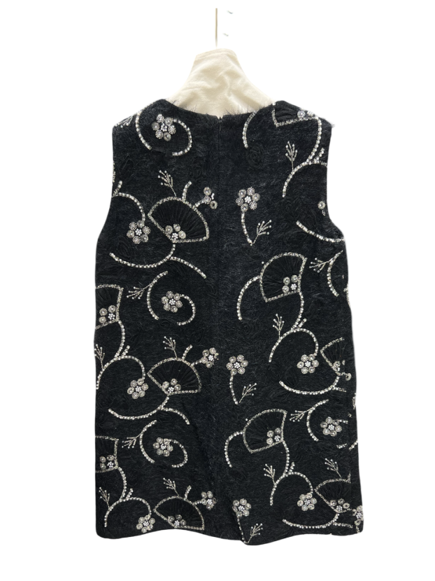 بیسادی پیراهن موهر کار شده