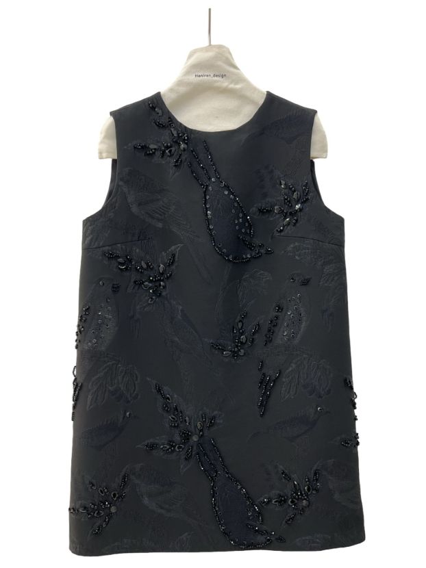 بیسادی پیراهن مشکی سنگی