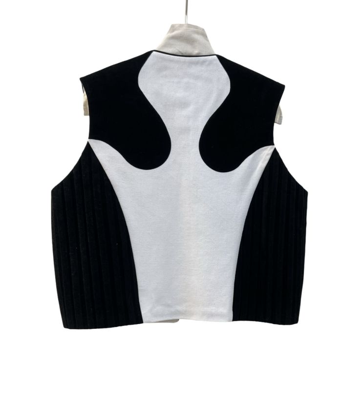 آمور وست چوغا سفید مشکی